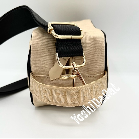 🆕 HOST PICK 💕 Burberry Beauty Cosmetic Case to Convertible Crossbody Bag Purse - Picture 3 of 12